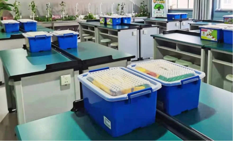 ฉากการสอน AI สำหรับสถาบันรัฐนอกโรงเรียน